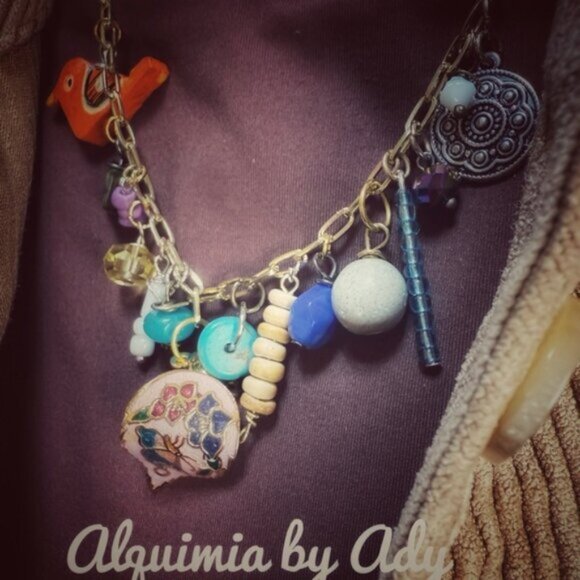 Alquimia Jewelry - Colorful charms necklace